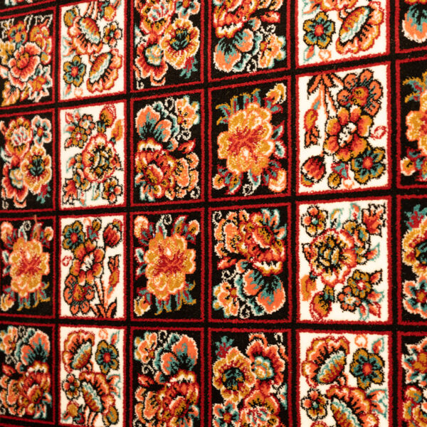 گبه ماشینی 340 شانه کاشان طرح خشتی گلدار سرمه ای کد 837 - Image 3