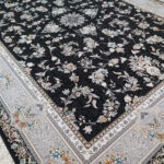 کارن سرمه ای فرش ماشینی 700 شانه کاشان